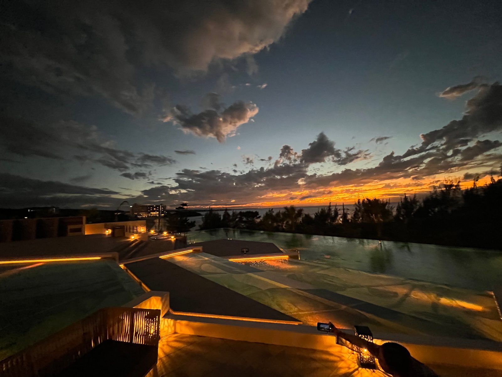 夕暮れの水辺の風景 / Waterside at dusk